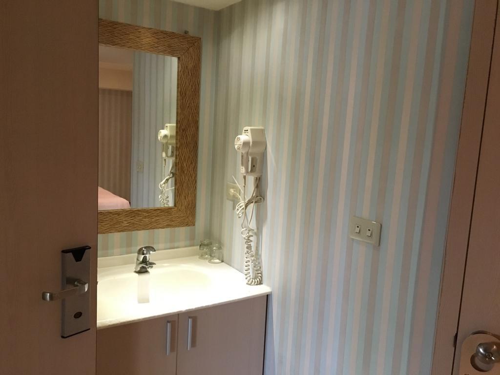 Daylight Hotel Чжунхэ Экстерьер фото